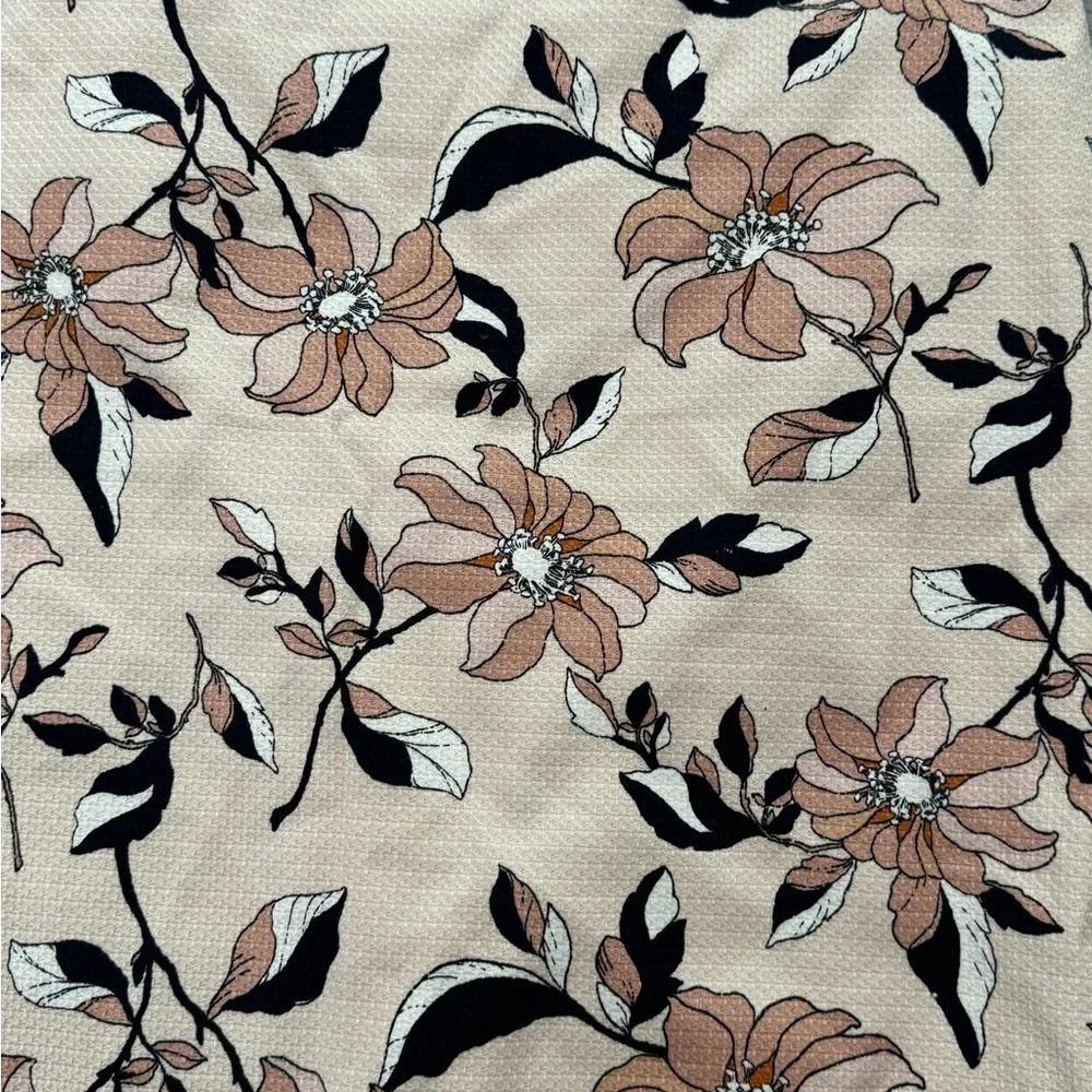 Ann Taylor knee length floral skirt- size 8P - Picture 2 of 7